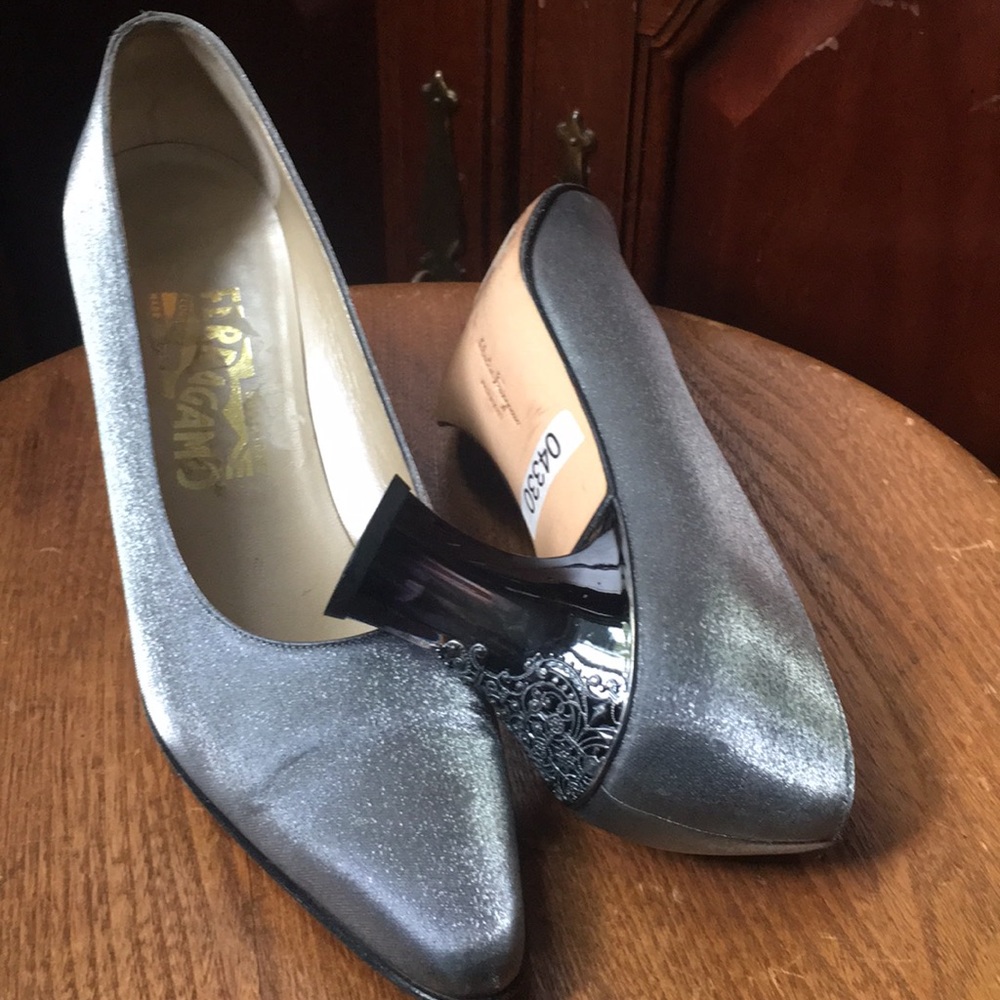 SAVATORE FERRAGAMO Womens Silver Satin Pumps